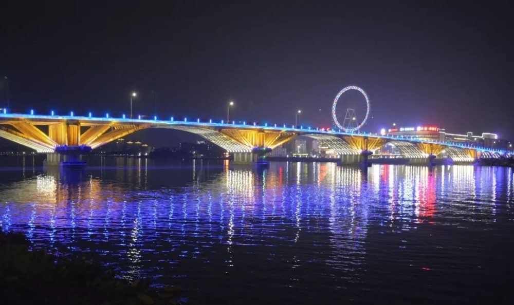 2.jpg 商業(yè)建筑亮化設(shè)計(jì)的核心要素是什么?